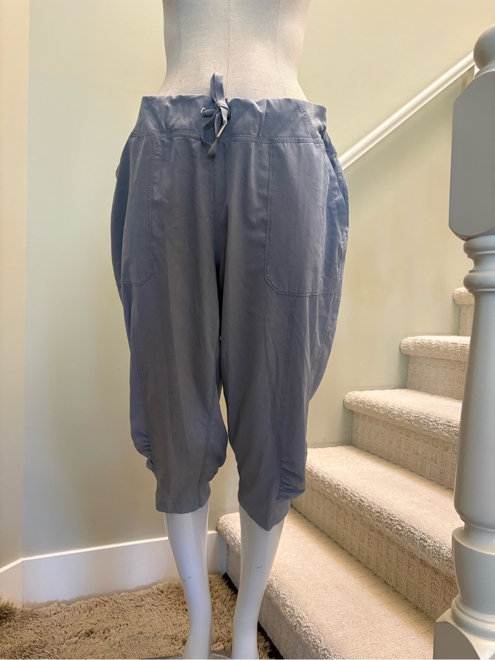 Calvin Klein Performance Grey Cropped Drawstring Activewear pants. Sz XL NWOTs